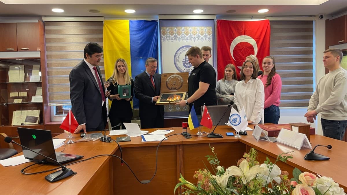 İİKV, Ukrayna Lesia Üniversitesi ile bir işbirliği anlaşmasına imza attı