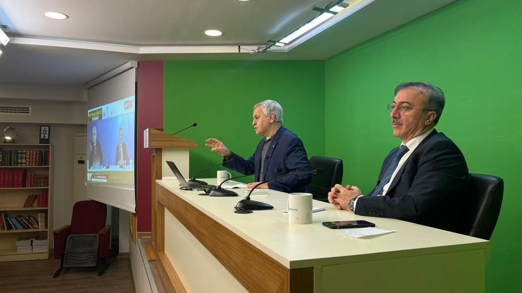 "Risale-i Nur, Kur’an’ın yüzde doksanı olan iman ayetleriyle meşgul." Prof. Dr. Ahmed Akgündüz